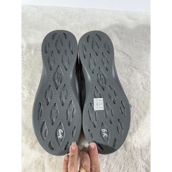 Skechers Lace-up Goga Max Go Step Lite Gray Leather Suede Size 9.5 NWOT - Picture 2 of 6